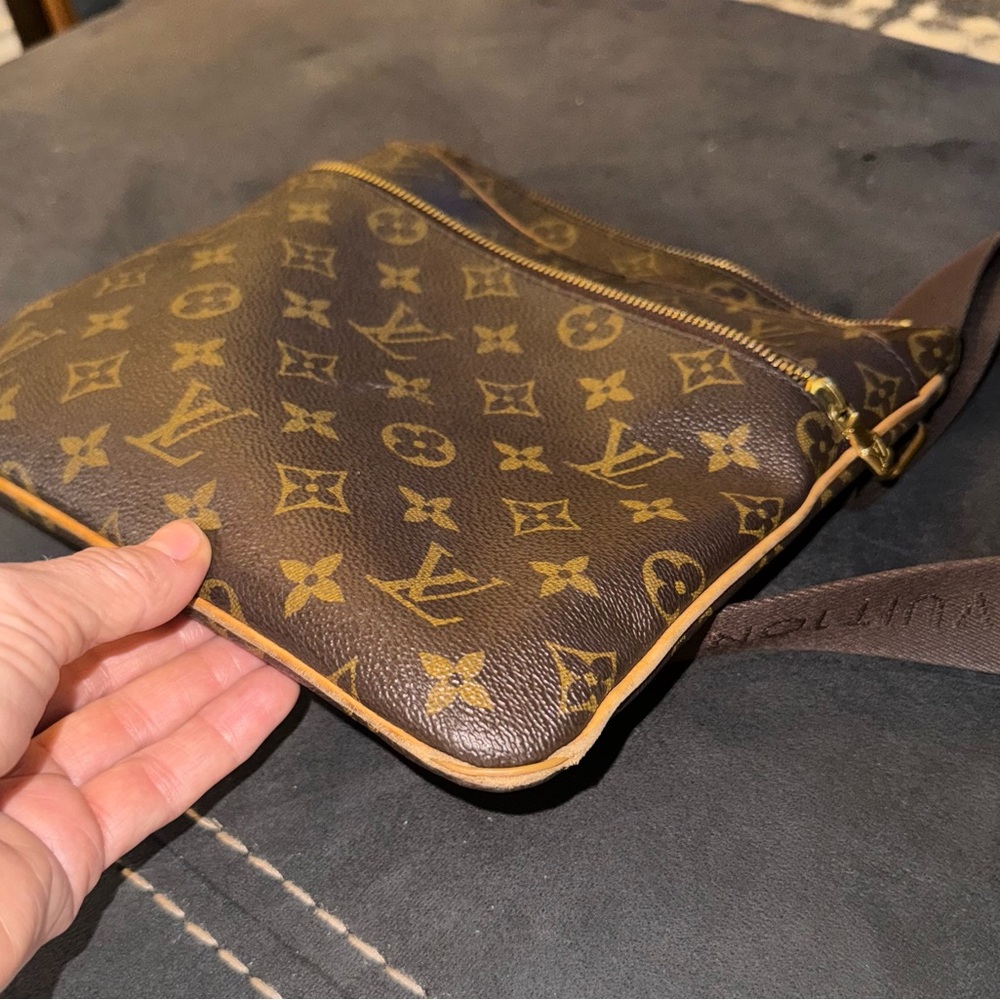 Louis Vuitton Pochette - DISCONTINUED - Picture 15 of 15